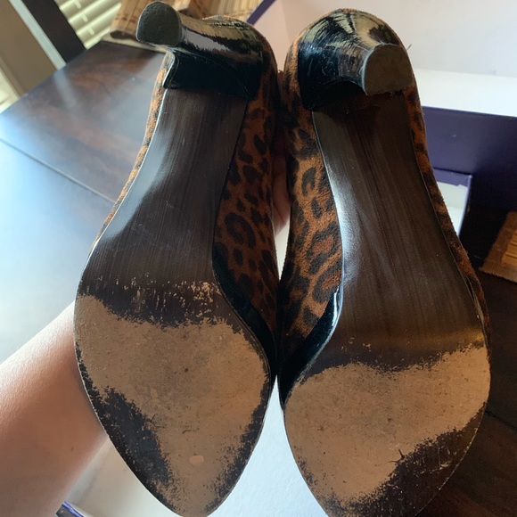 Stuart Weitzman Suede leopard print pumps 8.5 - Picture 5 of 7